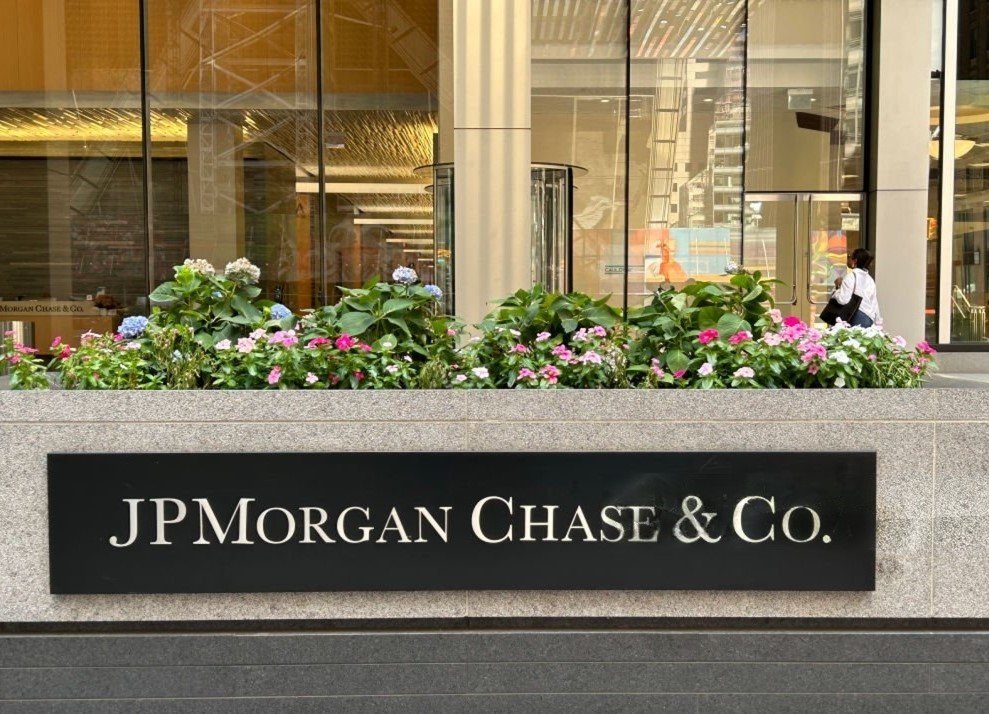 JPMorgan energy banking building in Houston, representing the bank’s focus on energy services.